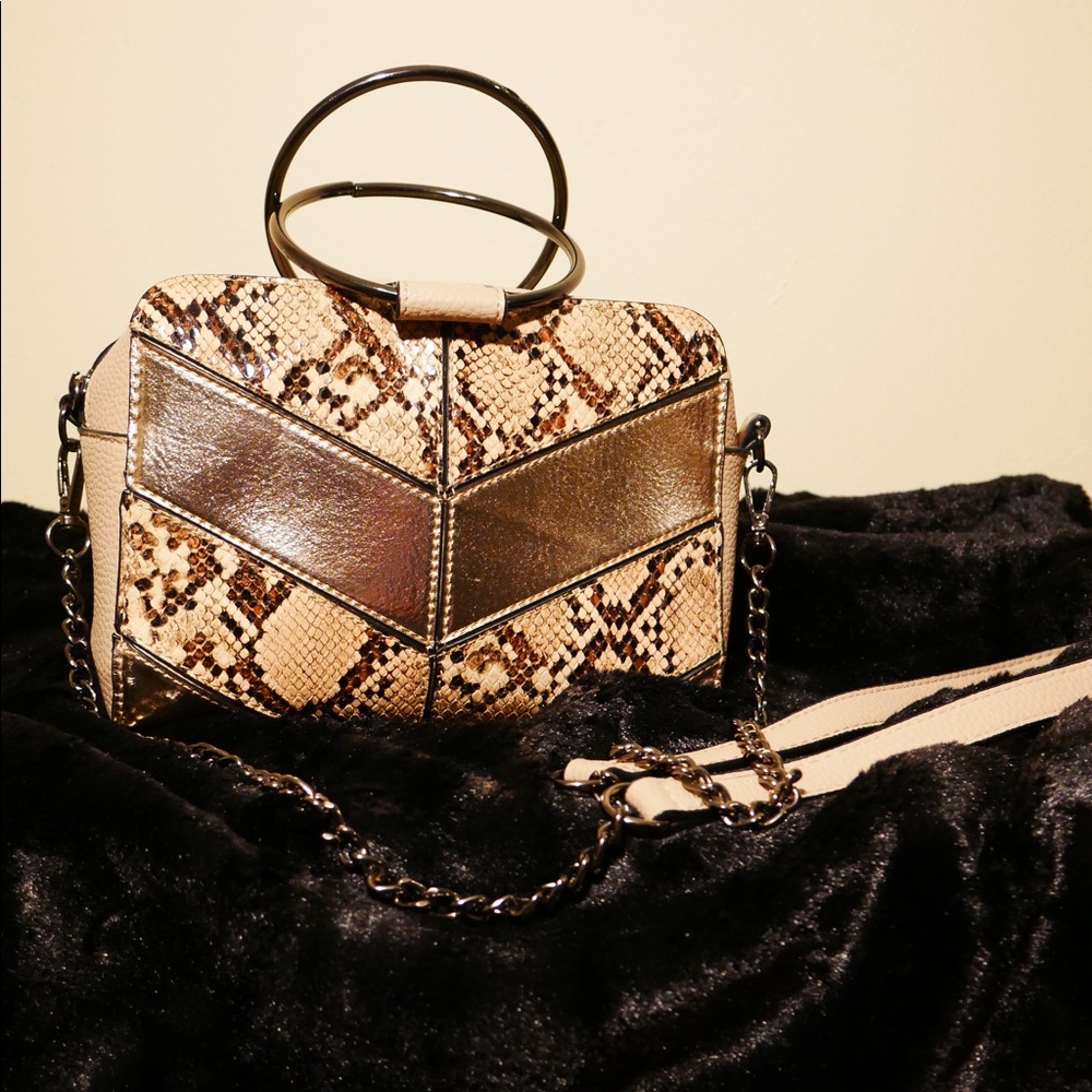 Urban Expressions Angelina Vegan Crossbody Purse